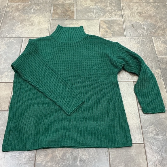 Evelyn Taylor Sweaters - 💰Bundle and save lots💰 Forest Green Turtleneck Sweater for Women